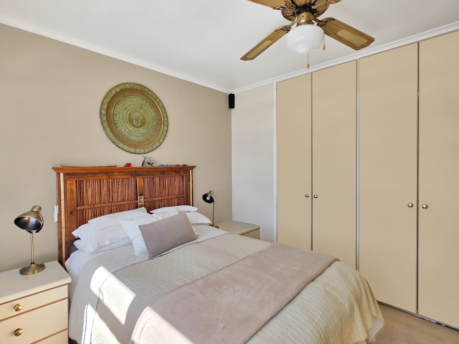2 Bedroom Property for Sale in Sea Point Western Cape